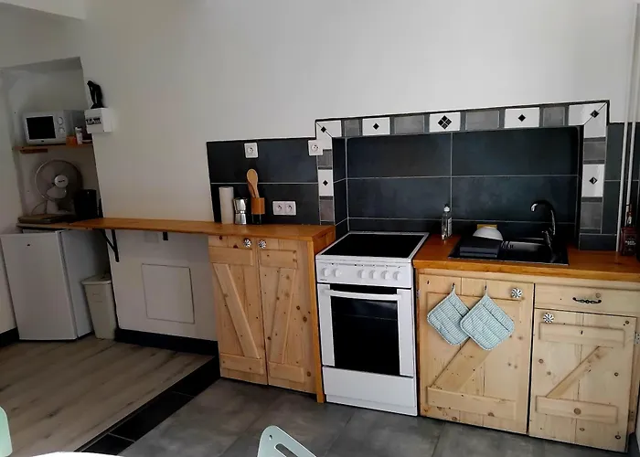 Les Pipistrelles Nyaraló